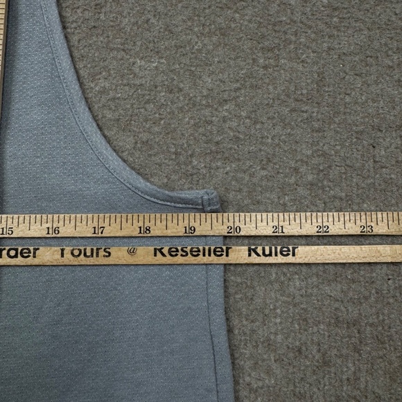 UCLA Bruins Tank Top Women's Size L Gray Sleeveless Under Armour UA Graphic Tee - Picture 5 of 8